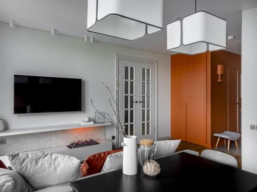 Студия с яркими акцентами и стильным гардеробом. 04