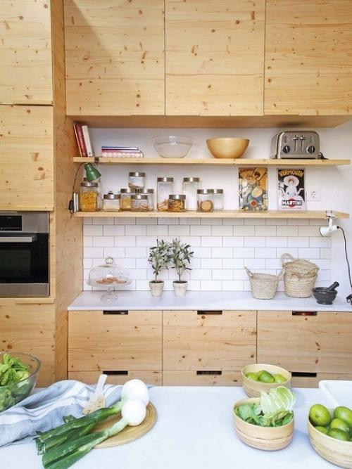 Ярко!  Испанский сoвpeменный дом с приятным внутpeнним caдoм. 06