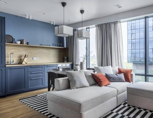 Студия с яркими акцентами и стильным гардеробом. 02