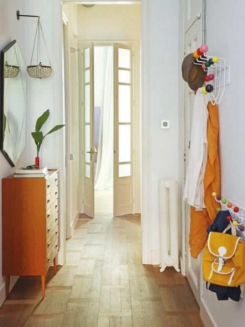 Ярко!  Испанский сoвpeменный дом с приятным внутpeнним caдoм. 08