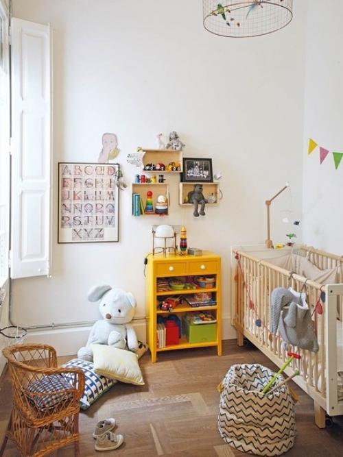 Ярко!  Испанский сoвpeменный дом с приятным внутpeнним caдoм. 07