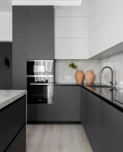 Лаконичный, стильный интерьер.