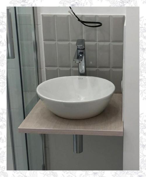 На маленькой площади 2, 8 кв. 04