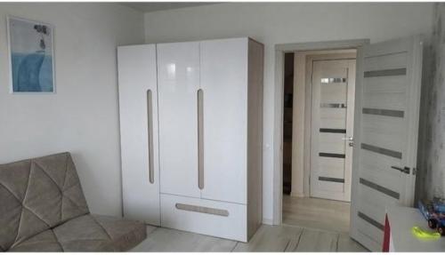 Что скажете о нашем интерьере? 04