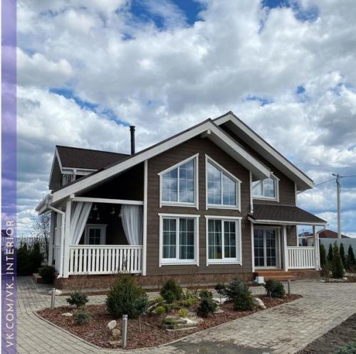 Надеемся сейчас не набегут фанаты фотообоев и плитки с гигантскими цветами, которым Серо, Скучно и Уныло.