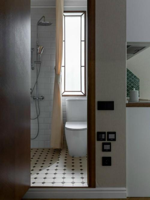 Квартира в сталинке.  В старинном доме 1956 года дизайнеру удалось создать современный интерьер для молодой девушки. 09