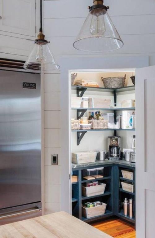 Размещение кладовой на кухне. 03