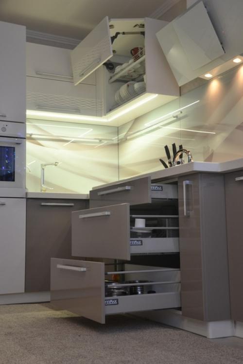 Ковер на кухню, не самое практичное решение. 02