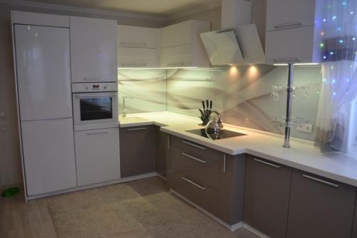 Ковер на кухню, не самое практичное решение. 01