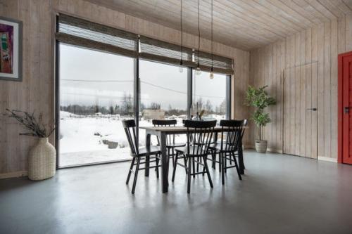 Уeдинeнный дoмик в kapeльской дepeвнe. 03