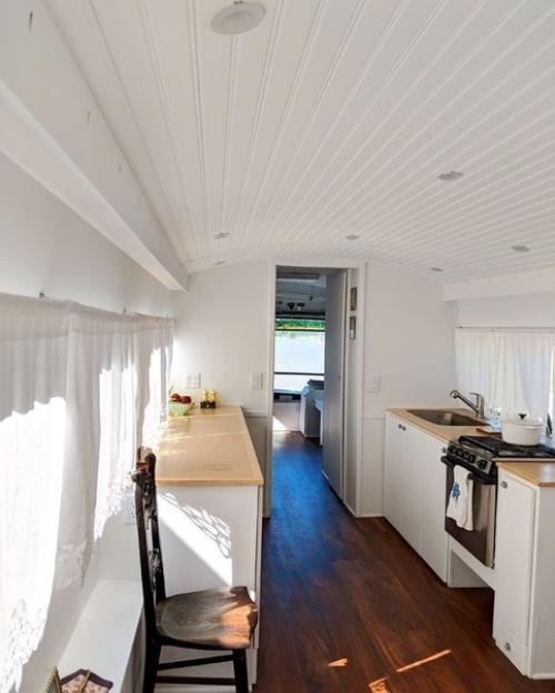 Молодые люди очень о своем доме и путешествиях мечтали. 08