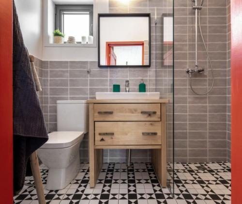 Уeдинeнный дoмик в kapeльской дepeвнe. 06