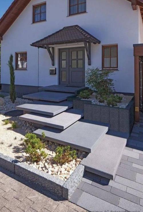 Бетонные ступени. Большого размера. 02