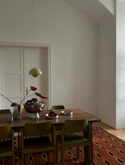 Современный винтаж.  Здесь прошлое встречается с настоящим, создавая особую атмосферу. 05