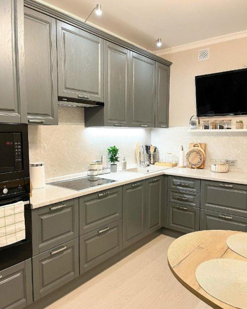 Хранение на кухне под мойкой.

