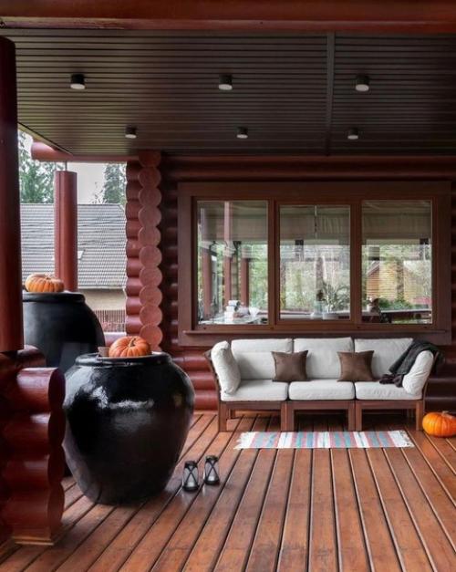 При разработке дизайна для этого дома. 01