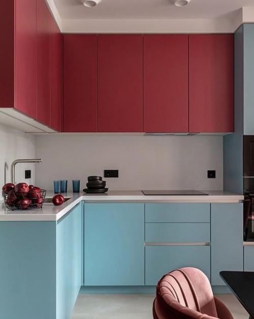 Небольшая квартира.  Но посмотрите какая у нее крутая цветовая гамма. 04