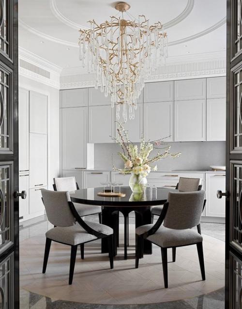 Эта квартира находится в городе Санкт-петербург, а ее интерьер полностью соответствует духу этого места. 04