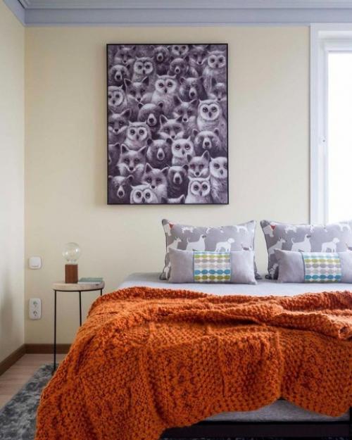 Светлый интерьер с яркими акцентами. 03