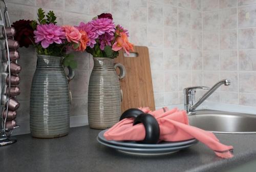 Нужно было очень быстро и дешево обновить квартиру для сдачи. 06