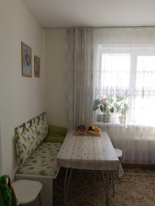 Добрый день, уважаемые, нужен ваш совет по поводу оформления окна в кухне. 03