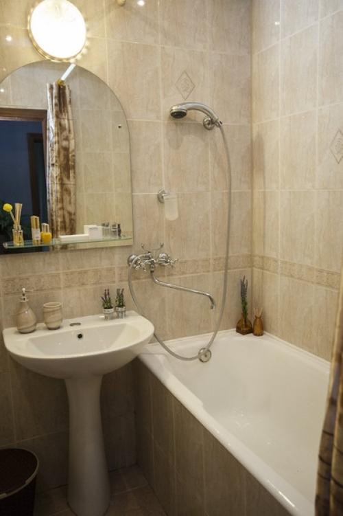 Нужно было очень быстро и дешево обновить квартиру для сдачи. 03