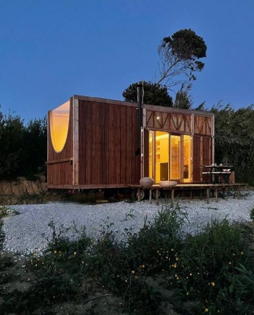 Миниатюрный домик. В котором удалось разместить. 04