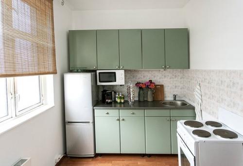 Нужно было очень быстро и дешево обновить квартиру для сдачи. 05