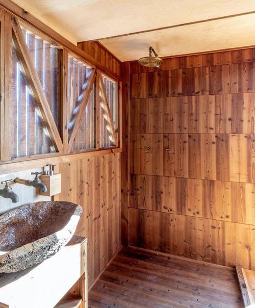 Миниатюрный домик. В котором удалось разместить. 03