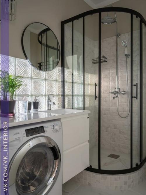 Очень классная идея с прозрачным фартуком, который одновременно окно в ванну. 07