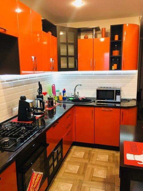 Купили квартиру и пришлось въезжать в голые стены, чтоб не платить за аренду. 03