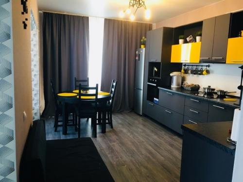 А мне нравятся яркие акценты в интерьере. 06