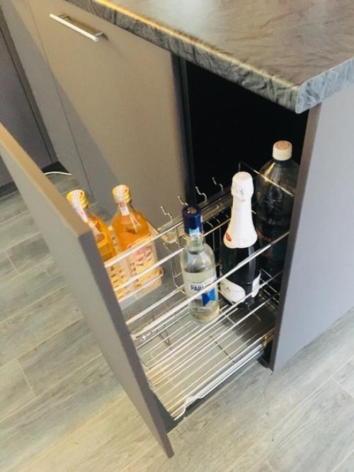 А мне нравятся яркие акценты в интерьере. 04