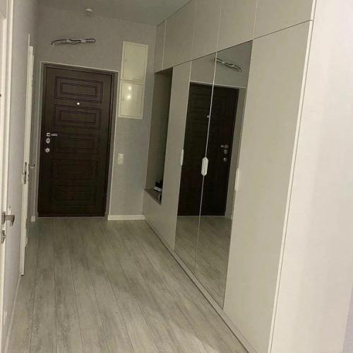 Такой монохромный интерьер можно за основу взять. 04