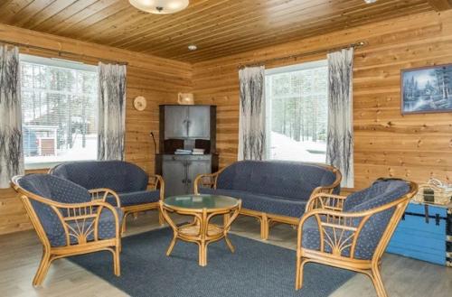 Вот такой дачный домик. 02