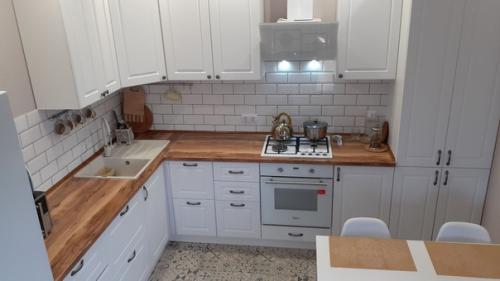 Сделали перепланировку и ремонт на кухне. 01