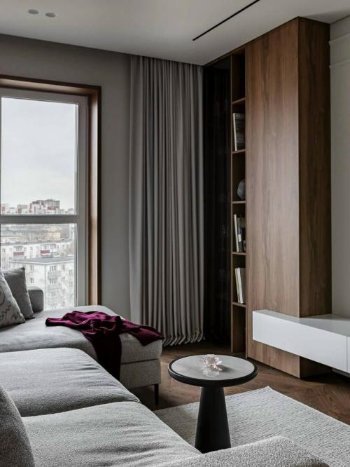 Лепнина, путешествия и красные акценты: квартира в Минске. 02