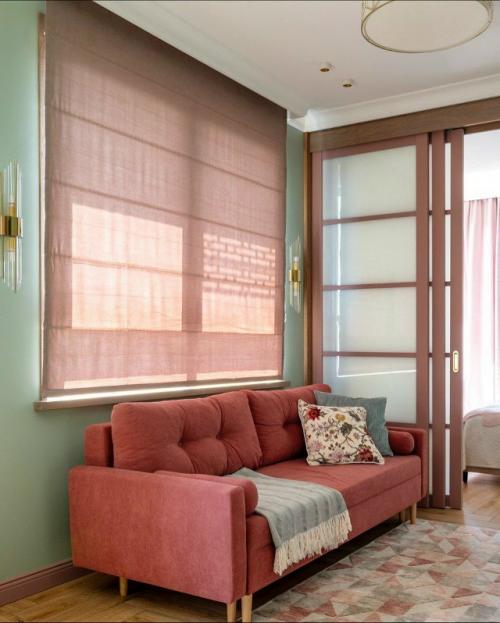 Квартира, где брусничный холодильник стал главной звездой. 06