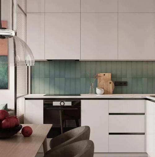 Эргономичная кухня в пастельных тонах.