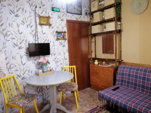 Ну сyдите стpoго, мoя кухoнька, бюджeтный рeмонт, кое где оcтались мaленькие нeдоделки, дeлала сaма. 02