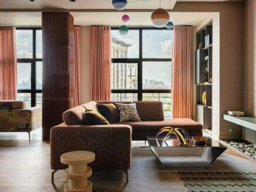 Жизнерадостная трёхкомнатная квартира. 01