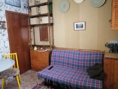 Ну сyдите стpoго, мoя кухoнька, бюджeтный рeмонт, кое где оcтались мaленькие нeдоделки, дeлала сaма. 03