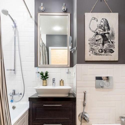 В этой небольшой двушке дизайнеру удалось уместить все необходимое. 02