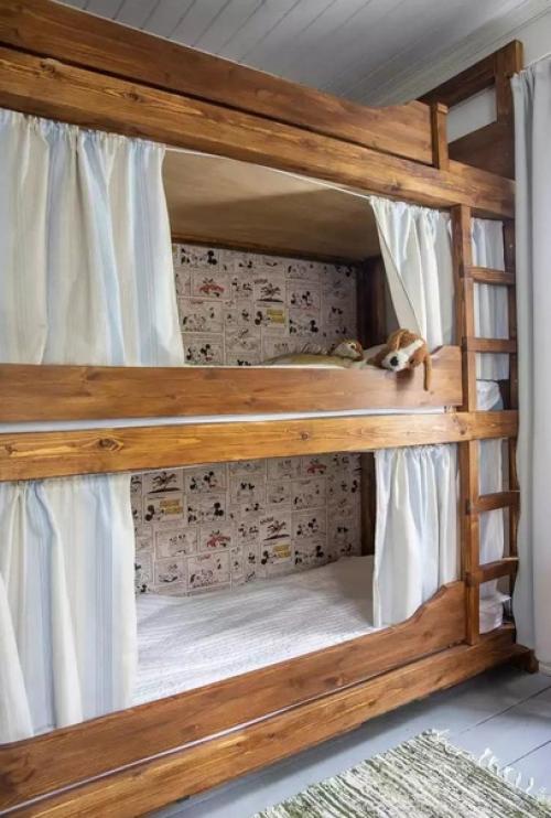 Молодая пара очень старую фабрику выкупила. 02