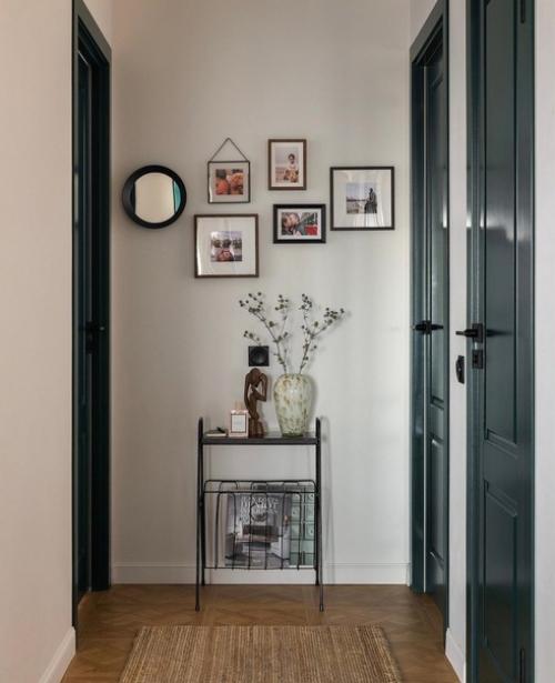 Эта квартира совсем небольшая.