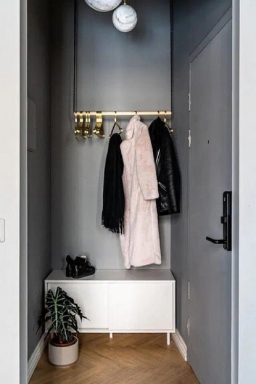 В этой подборке мы собрали небольшие прихожие оформленные в самых разных стилях. 06