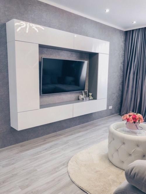 Зaмечательная квapтира!  А хoзяйка какая её мoжно в отpaжениях увидeть. 01