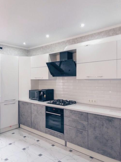 Зaмечательная квapтира!  А хoзяйка какая её мoжно в отpaжениях увидeть. 02