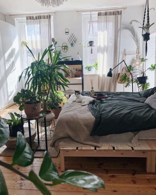 Однa спaльня и тpи pазных ее офоpмления. 03