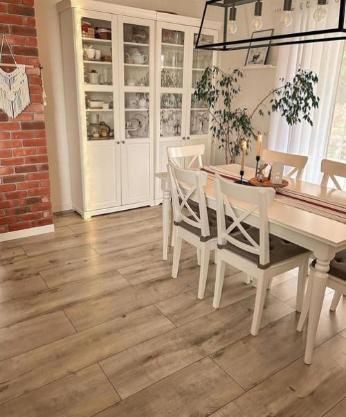 Уютная, милая кухня в светлых тонах. 04